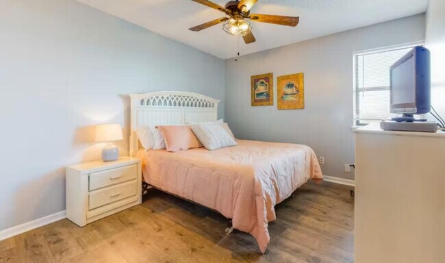 Photo - 952 W Beach Blvd Unidad ID1370866P