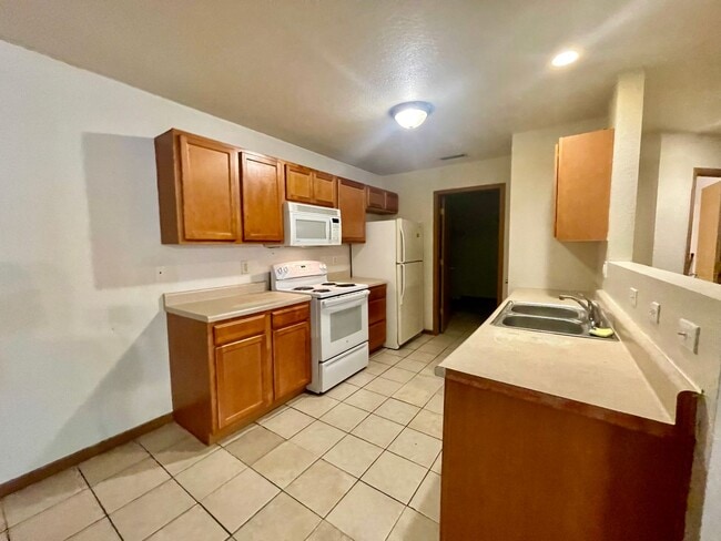 Photo - 857 Broadway Unit #4