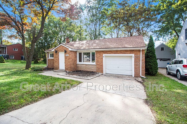 Photo - 392 Firwood St