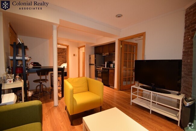 Building Photo - 1678 Beacon St Unit 1689-4 Rental