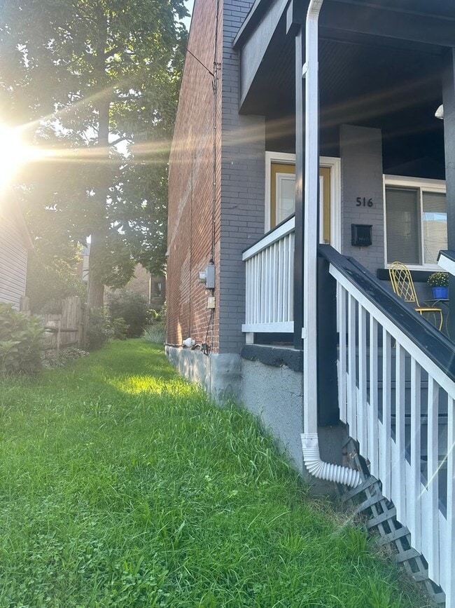 Photo - 516 Borland St