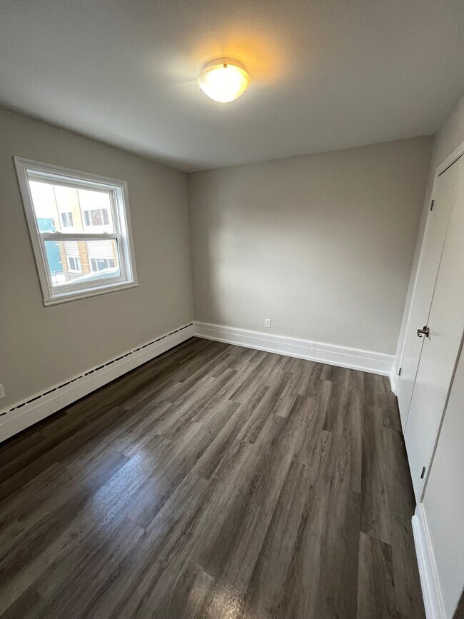 WELCOME TO PINECREST DRIVE - ONE BEDROOM APARTMENT AVAILABLE