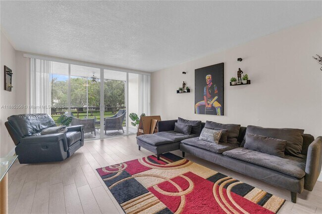 Photo - 9410 Poinciana Pl Unit 206