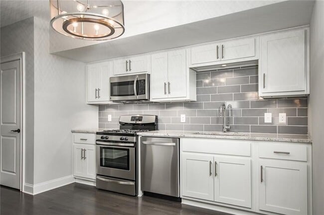 Photo - 338 7th St NE