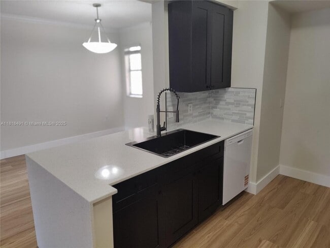 Photo - 2474 Centergate Dr