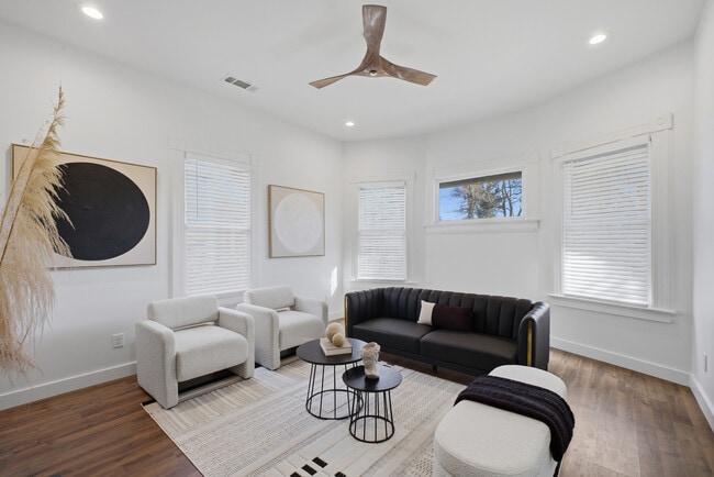 Photo - 375 Inman St SW