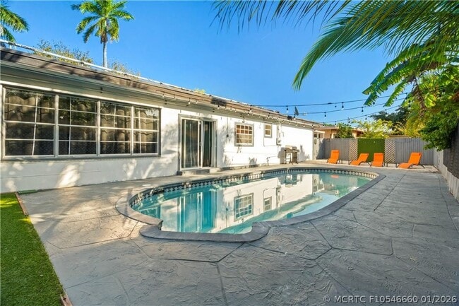 Photo - 19340 NE 19th Ave