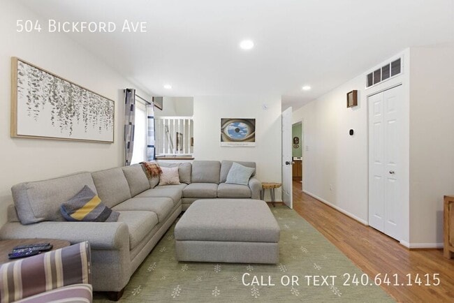 Photo - 504 Bickford Ave