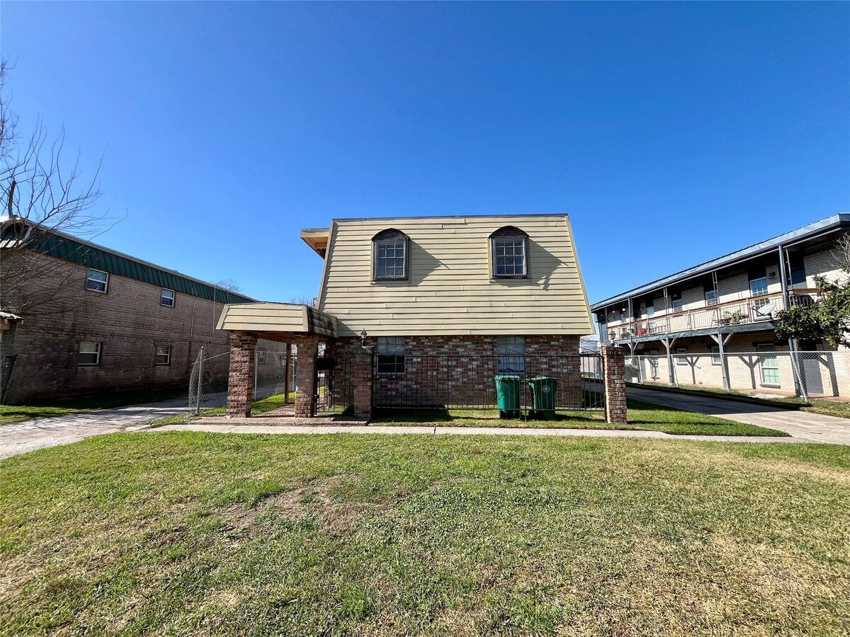 Photo - 1042 W Village Ct Unidad D