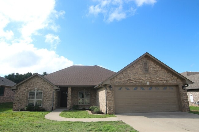 Building Photo - Coming Soon! Luxurious 3 Bed 2.5 Bath Rent... Rental