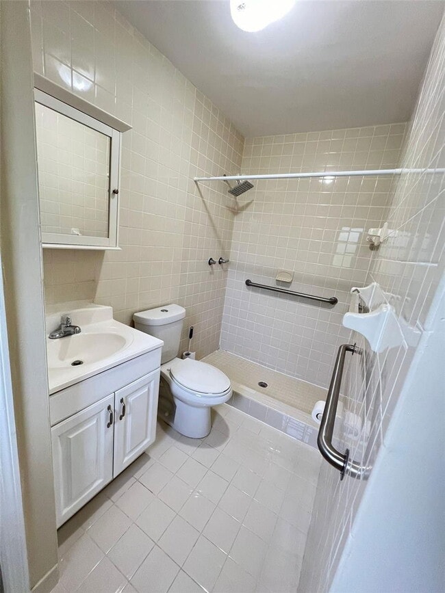 Photo - 2101 SW 81st Ave
