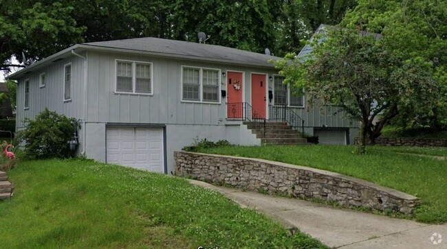 Building Photo - 5411 Tracy Ave Rental
