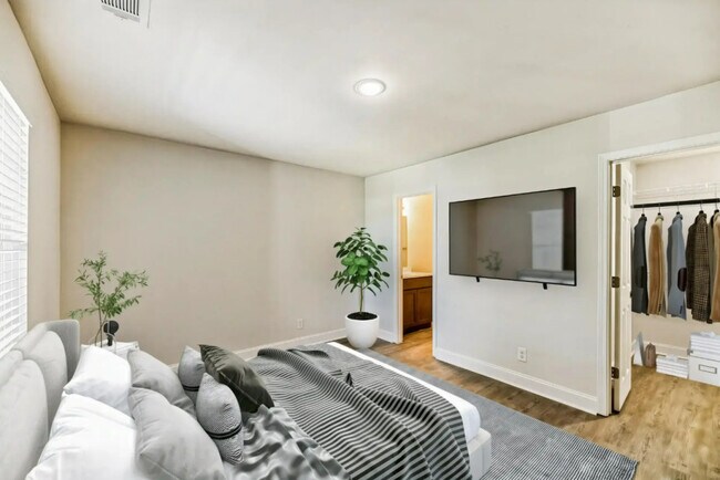 Photo - King George Apartments