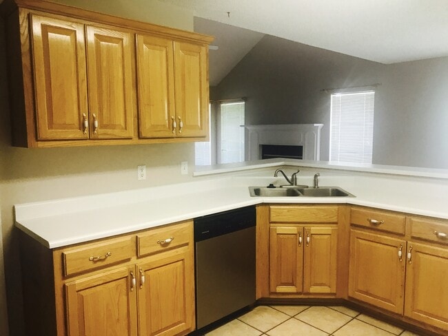1115 Montclair Dr