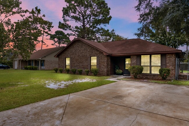 Building Photo - 781 Madison Dr Rental