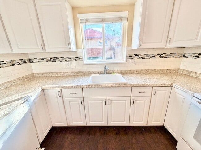 Photo - DEC RENT FREE FOR A LEASE STARTING BY NOV 15TH! - BRICK HOME WITH FINISHED BASEMENT