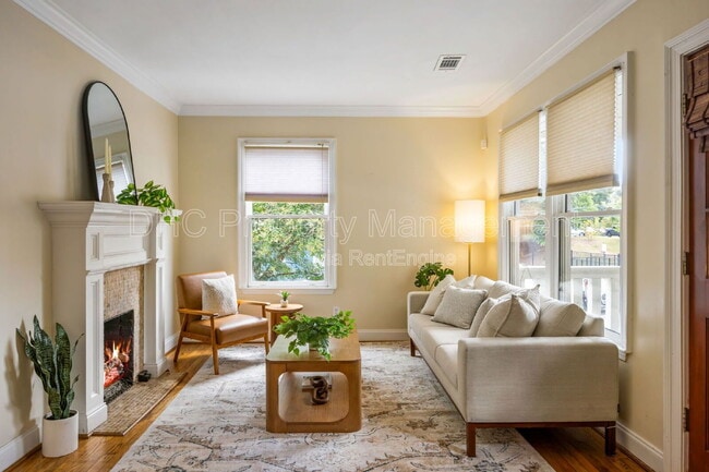 Photo - 161 Randolph St NE