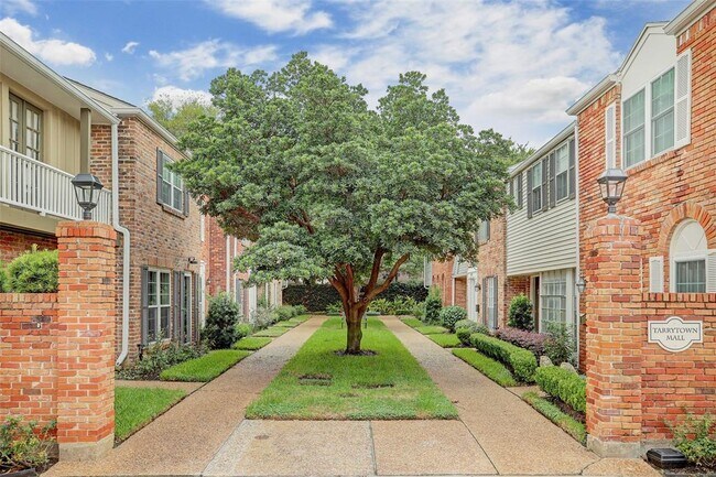 Photo - 2418 Tarrytown Mall