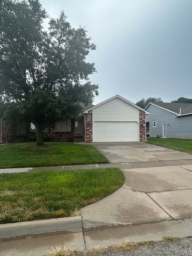 Photo - 10505 W Douglas Ave Casa