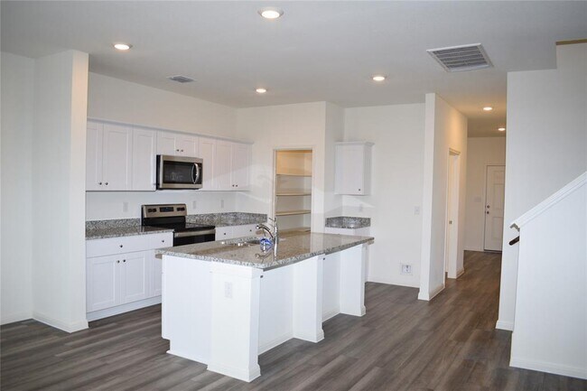 Photo - 431 Robins Nest Ln