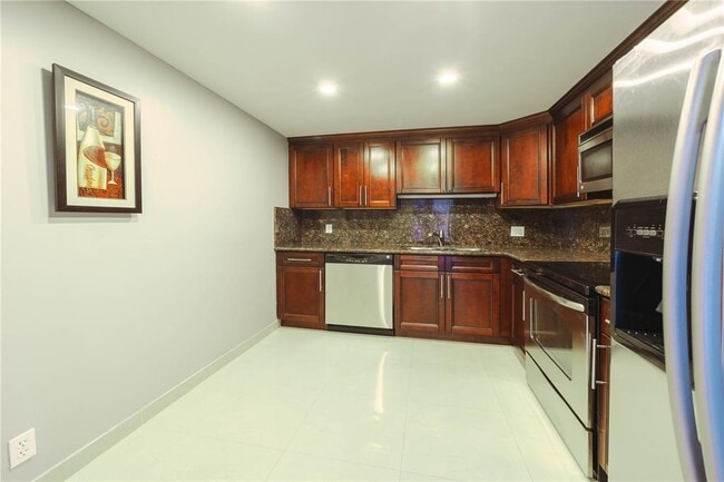 Building Photo - 3800 S Ocean Dr Rental