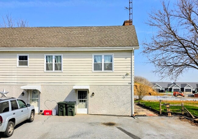 Building Photo - 150 Fruitville Pike Unit 1B