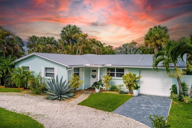 Photo - 206 SE Wentworth Dr