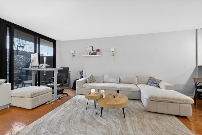 Building Photo - 700 Grove St Unit 2w