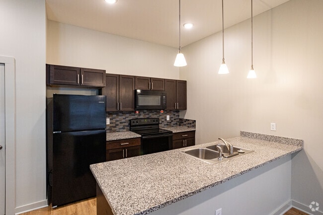3BR, 2BA - 1618SF