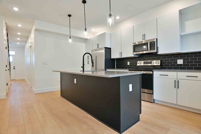 Photo - 2641 4th St NE Unit 2