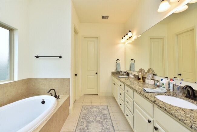 Photo - 13117 Stoneleigh Terrace Dr