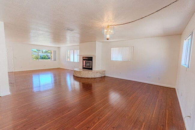 Photo - 4 Bedroom 3 bath house with 2 Car Garage