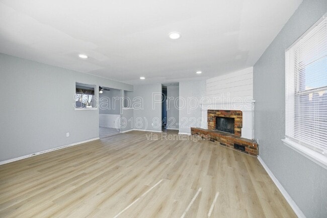 Photo - 920 W Memphis St