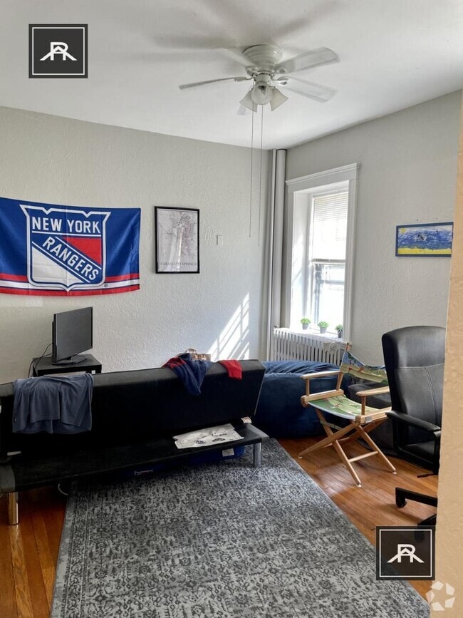 Building Photo - 1 bedroom in Brighton MA 02135 Unit 1 Rental