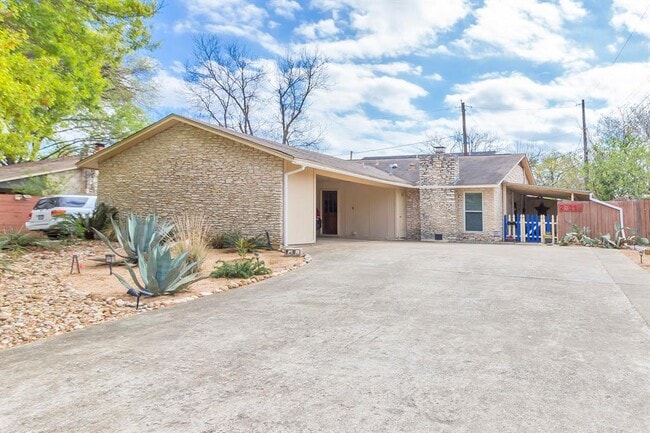 Photo - 2011 Meadowridge Dr