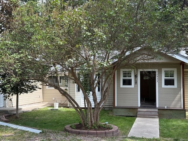 Building Photo - 1533 3rd Ave W Unit Main House