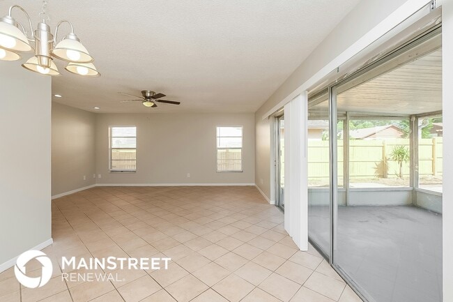 Photo - 3103 Apricot St