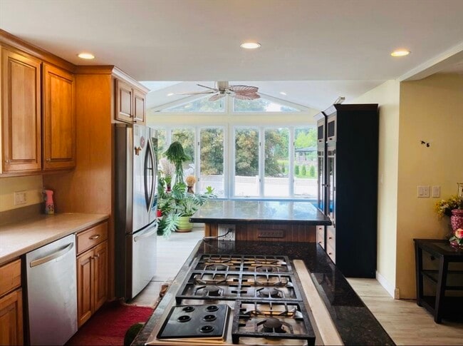 Photo - 16 Wheeler Ln