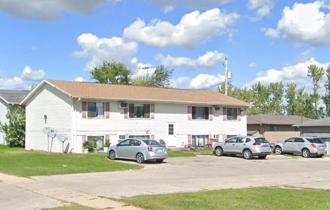 Building Photo - 755 Brandon Ave Unit 2