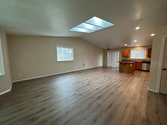 Photo - 4284 Sweet Rd