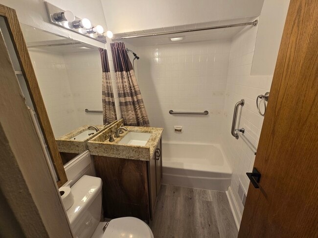 Photo - 1436 Beach Ave