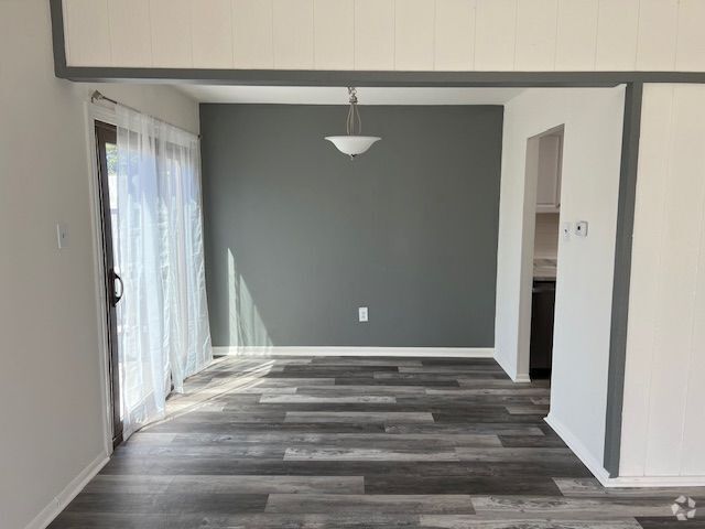 Building Photo - 5 MAPLEWOOD Rental