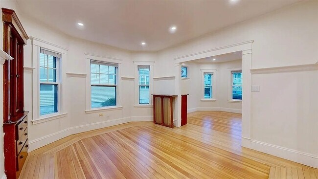 Photo - 147 Langdon Ave