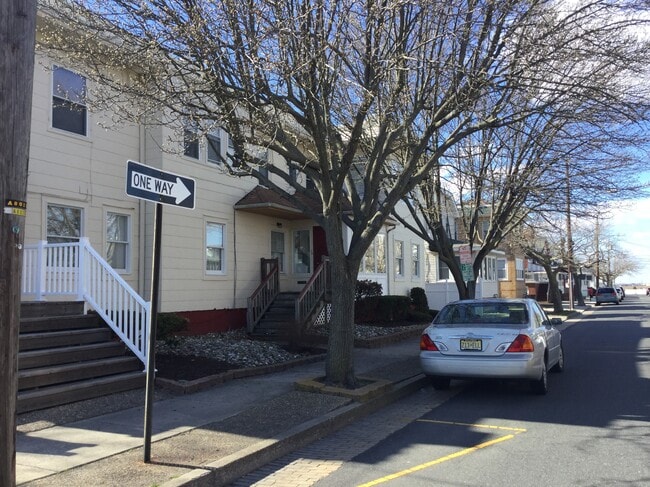 Entrance - 2 N Austin Ave Unit Bayside