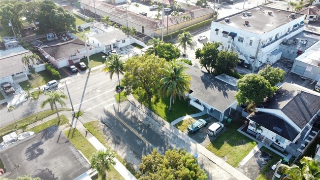 Photo - 4700 SW 7th St