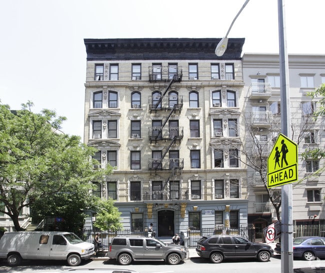 19 E 128th St