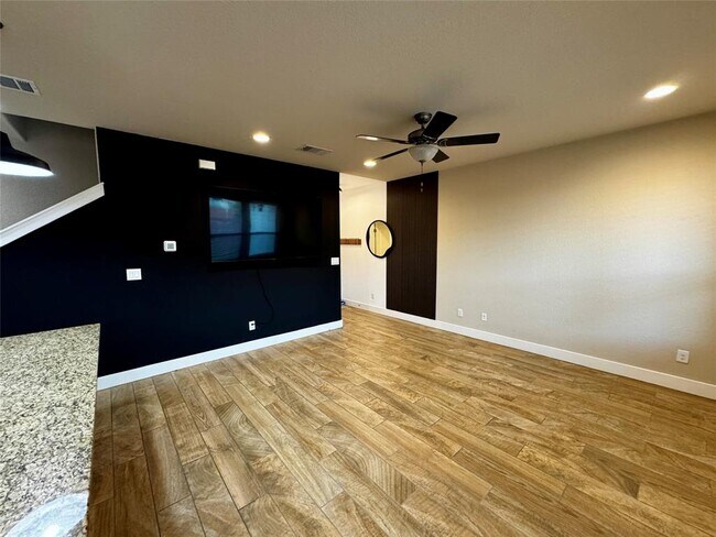 Photo - 315 Madison Oaks Ave