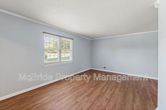 Photo - 293 Twin Pines Dr