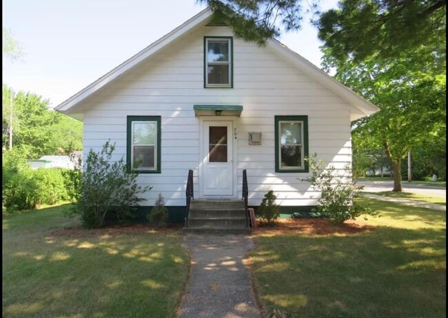 Photo - 704 Gilbert St House