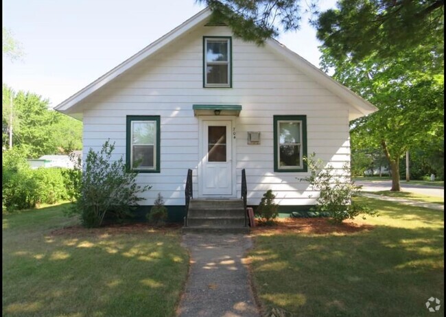 Building Photo - 704 Gilbert St Rental